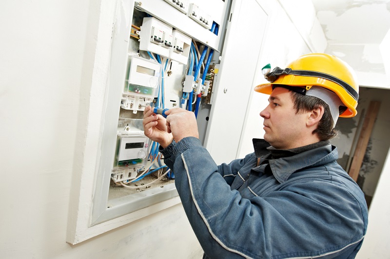 Emergency electrician